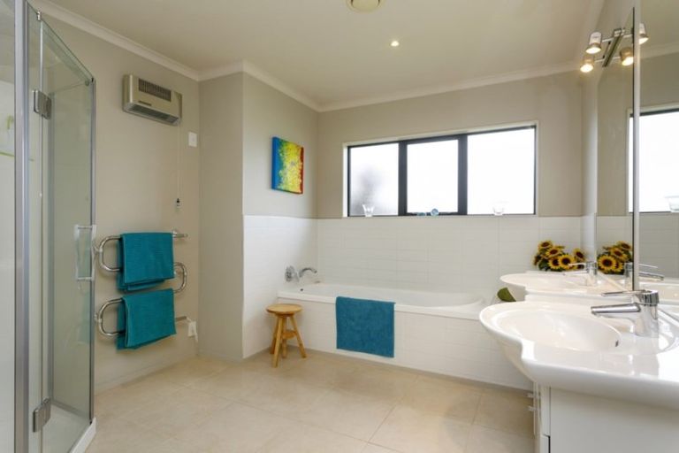 Photo of property in 2 Julies Way, Rangatira Park, Taupo, 3330