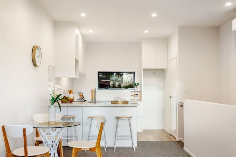 Photo of property in 9 Meg Lane, Glen Eden, Auckland, 0602