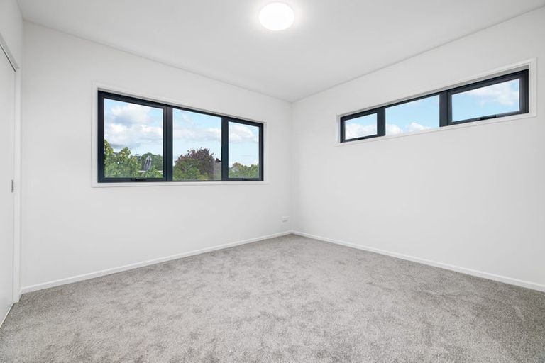 Photo of property in 43b/4 Waimumu Road, Massey, Auckland, 0614