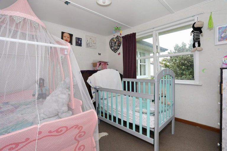 Photo of property in 11 Ngahina Street, Marton, 4710