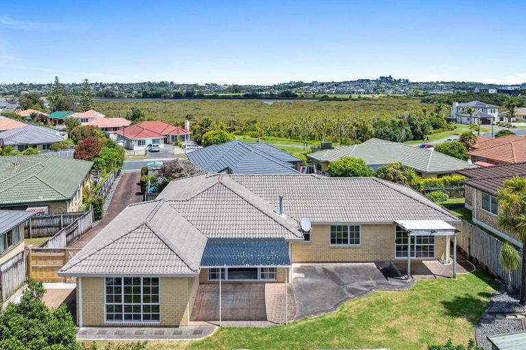 Photo of property in 75 Kath Hopper Drive, Orewa, 0931