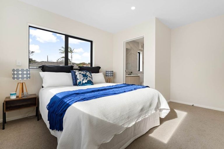 Photo of property in 7/10 Orchid Place, Te Atatu South, Auckland, 0610