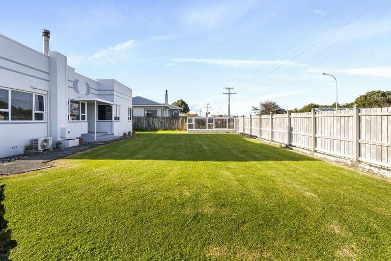 Photo of property in 17 Tasman Street, Opunake, 4616