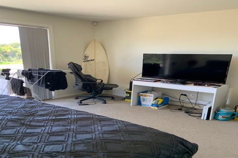 Photo of property in 51-53 Shaw Road, Oratia, Auckland, 0604