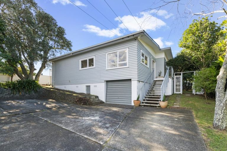 Photo of property in 1a/1 Scarboro Terrace, Murrays Bay, Auckland, 0630