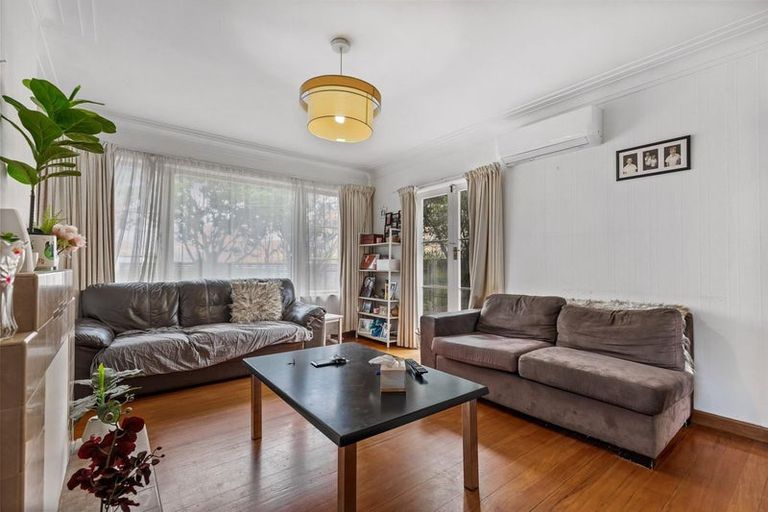 Photo of property in 69 Taikata Road, Te Atatu Peninsula, Auckland, 0610
