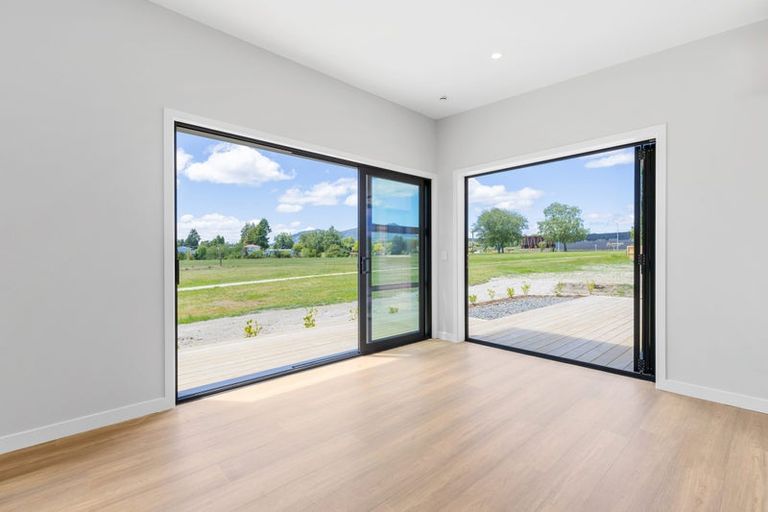 Photo of property in 20 Aubrey Crescent, Rainbow Point, Taupo, 3330