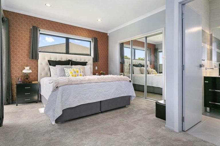 Photo of property in 14 Isobel Hodgson Drive, Cambridge, 3434