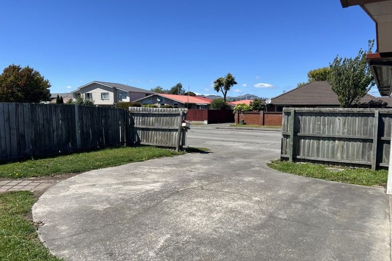 Photo of property in 42 Lyndon Street, Riccarton, Christchurch, 8041