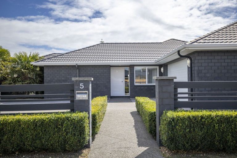 Photo of property in 3 Keene Drive, Bell Block, New Plymouth, 4312