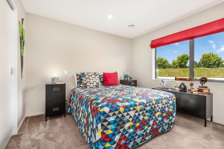Photo of property in 25 Pacific View, Whitby, Porirua, 5024