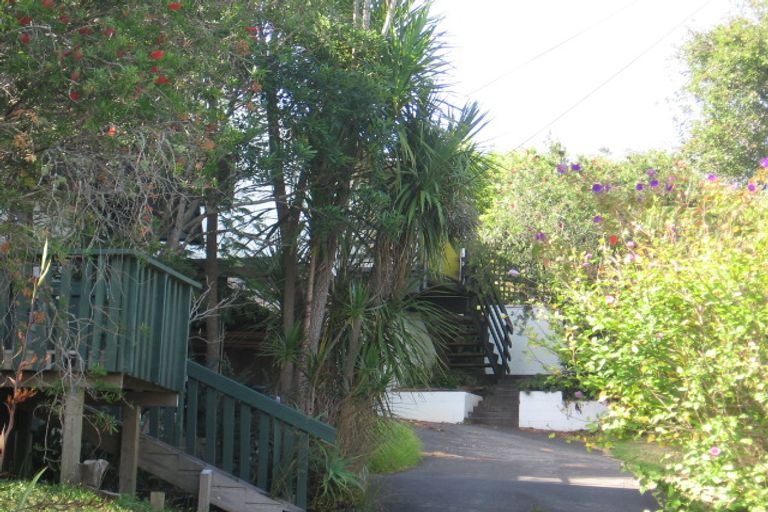 Photo of property in 2/4 Catrina Avenue, Birkenhead, Auckland, 0626