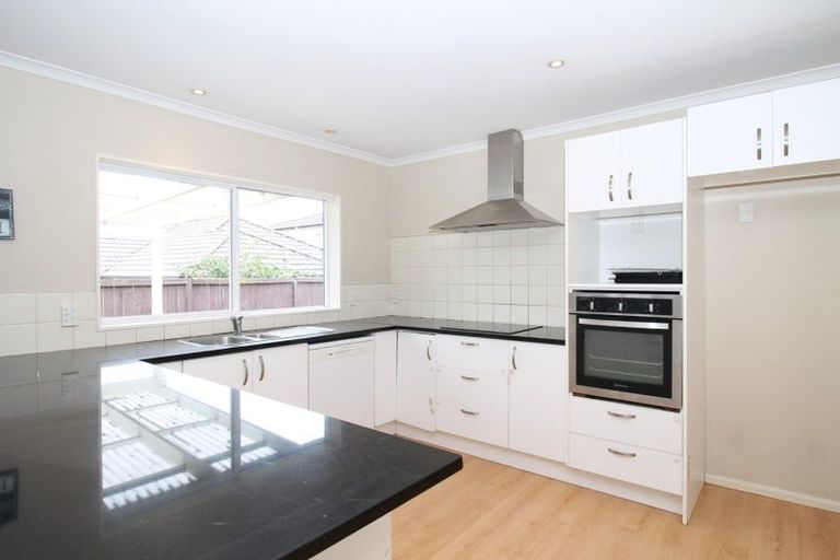 Photo of property in 2 Cambrian Crescent, Flat Bush, Auckland, 2016