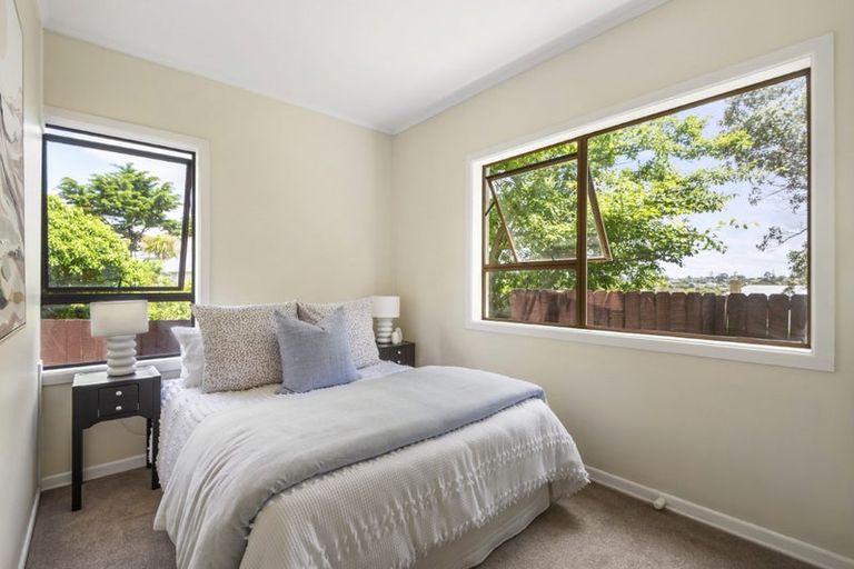 Photo of property in 254a East Coast Road, Forrest Hill, Auckland, 0620