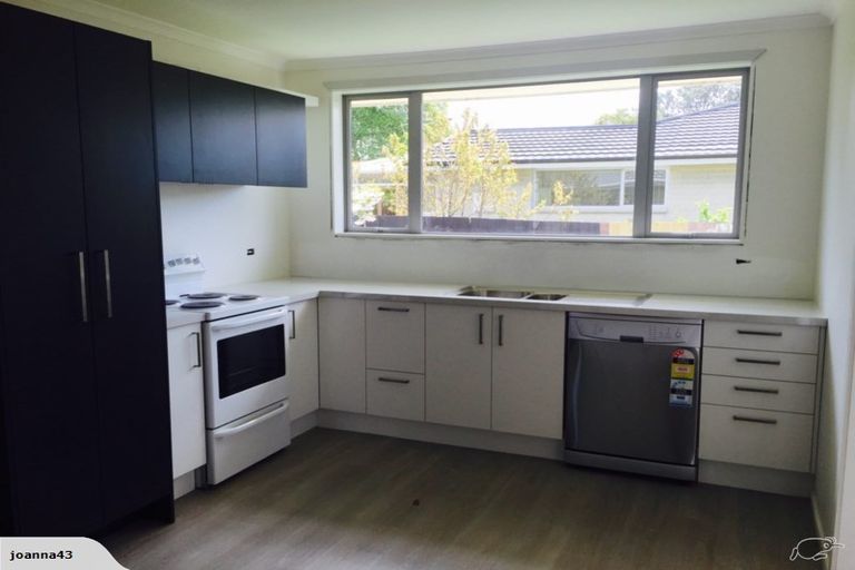 Photo of property in 2/174a Wilsons Road South, Saint Martins, Christchurch, 8022