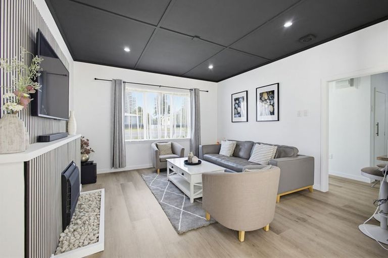 Photo of property in 17 Te Awa Avenue, Te Awa, Napier, 4110