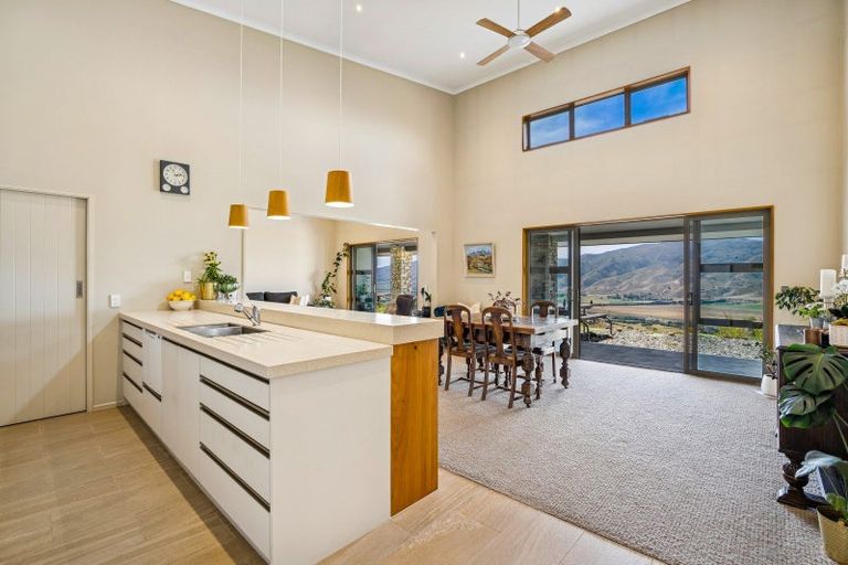 Photo of property in 51 Westreca Ridge Lane, Queensberry, Cromwell, 9383