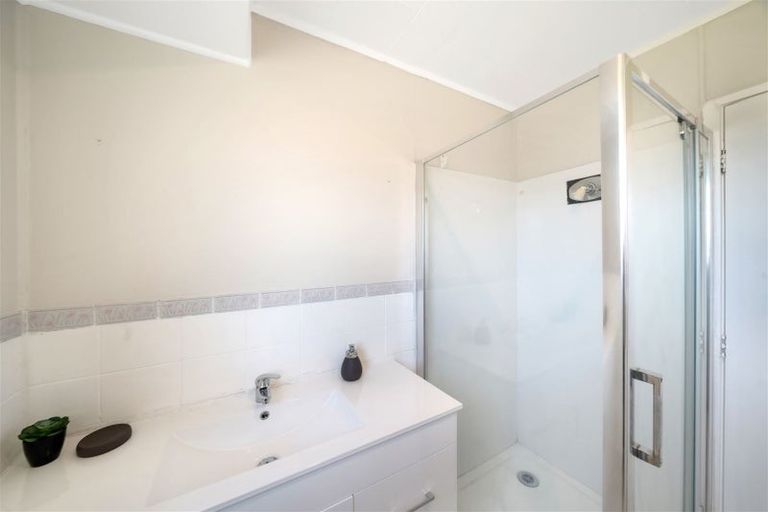 Photo of property in 14 John Walker Drive, Manurewa, Auckland, 2102