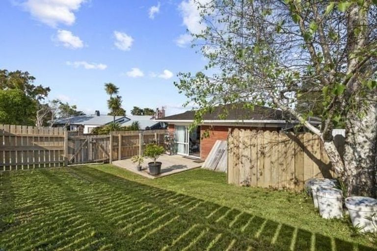 Photo of property in 1/9 Windy Ridge Road, Glenfield, Auckland, 0629