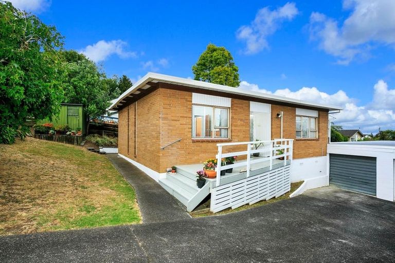 Photo of property in 1/4 Lynn Road, Bayview, Auckland, 0629