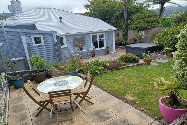 Photo of property in 17 Fernhill Terrace, Wadestown, Wellington, 6012