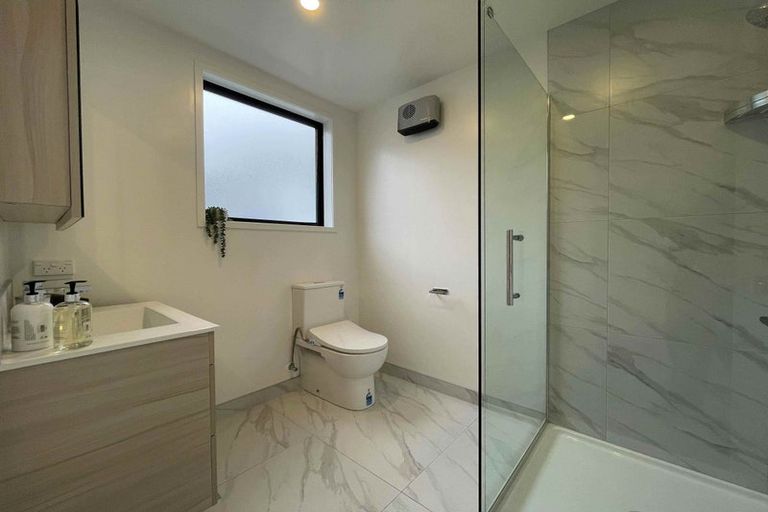 Photo of property in 17/10 Fathom Place, Te Atatu Peninsula, Auckland, 0610