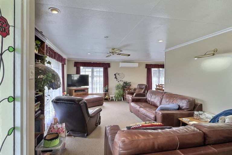 Photo of property in 21 Frickleton Street, Taradale, Napier, 4112