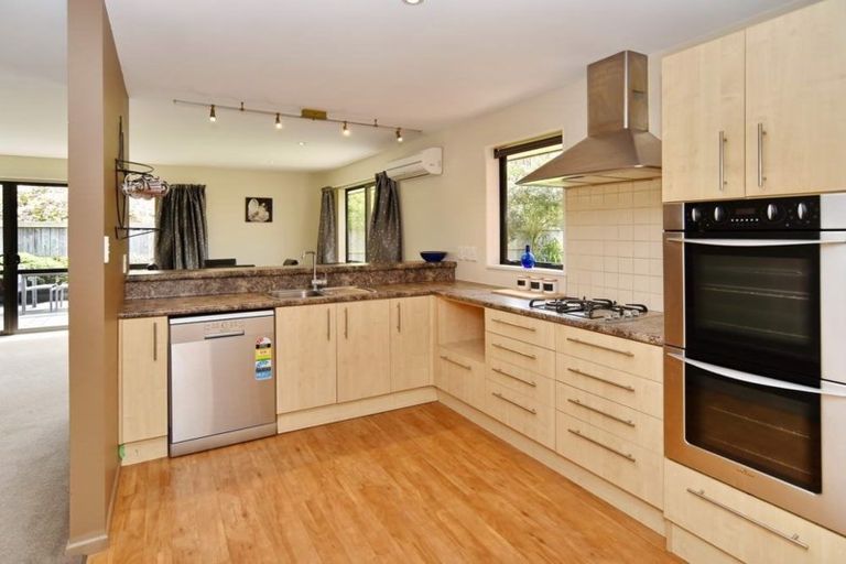 Photo of property in 12 Taunton Place, Rangiora, 7400