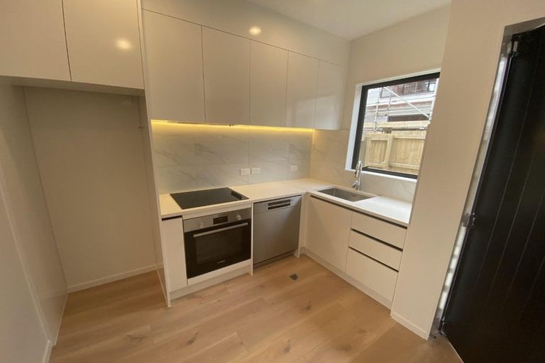 Photo of property in 5/28 Smythe Road, Henderson, Auckland, 0612