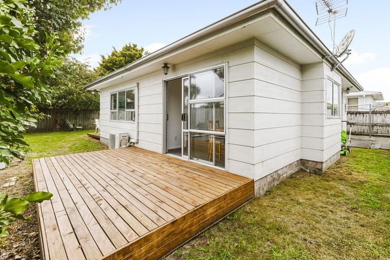 Photo of property in 2/21 Harper Street, Papakura, 2110