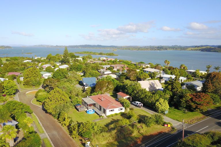 Photo of property in 27 Rangitane Loop Road, Kerikeri, 0294