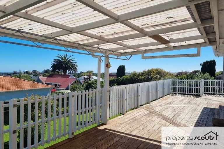 Photo of property in 8 Lismore Street, Strandon, New Plymouth, 4312
