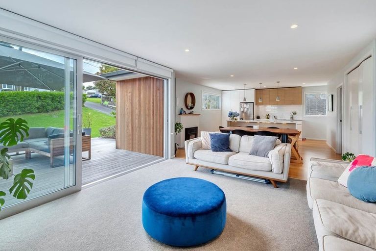 Photo of property in 9 Wharf Road, Te Atatu Peninsula, Auckland, 0610