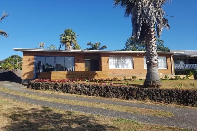 Photo of property in 10 Morrow Terrace, Pukekohe, 2120