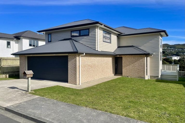 Photo of property in 36 Cresswell Place, Johnsonville, Wellington, 6037