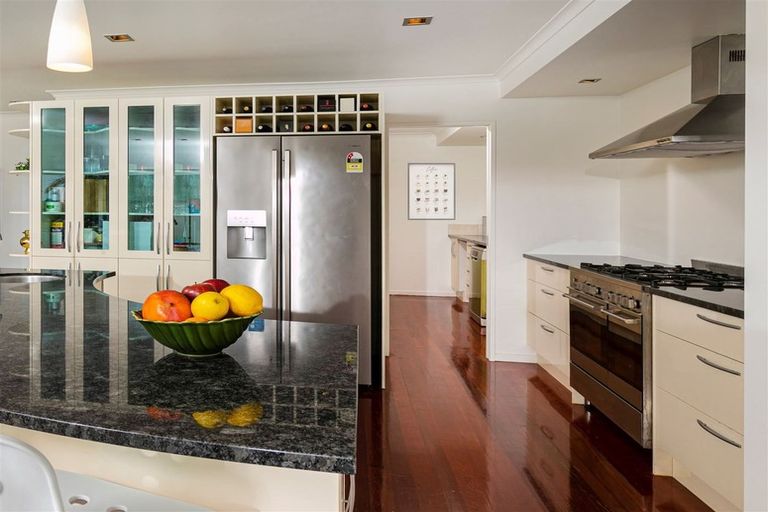Photo of property in 1/40 Beulah Avenue, Rothesay Bay, Auckland, 0630