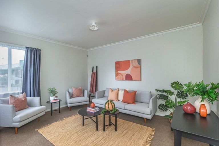 Photo of property in 1 Quinn Road, Levin, 5510