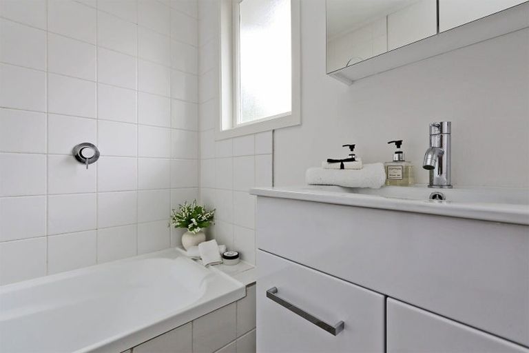 Photo of property in 6 O'connell Place, Havelock North, 4130