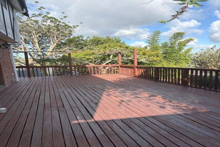 Photo of property in 2/48 Tree View Avenue, Glenfield, Auckland, 0629