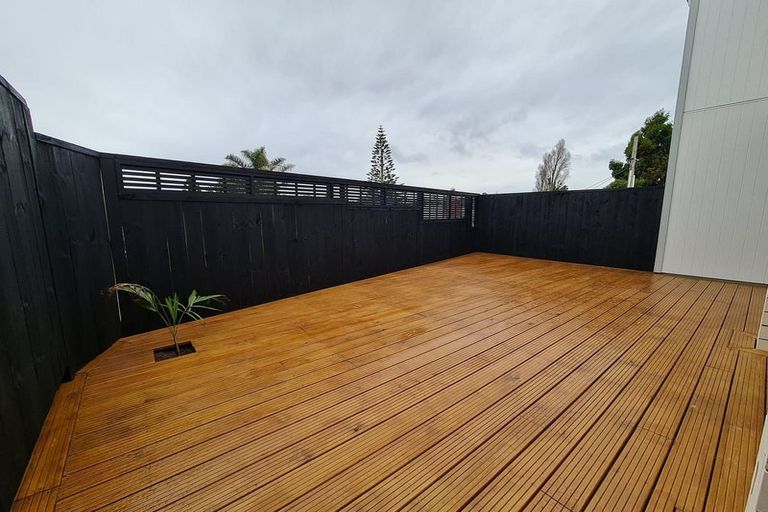 Photo of property in 4/532 Glenfield Road, Glenfield, Auckland, 0629