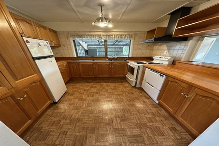 Photo of property in 2/121 Prince Regent Drive, Half Moon Bay, Auckland, 2012