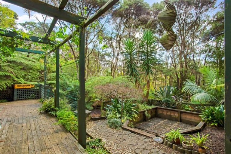 Photo of property in 6a Puketitiro Street, Glen Eden, Auckland, 0602