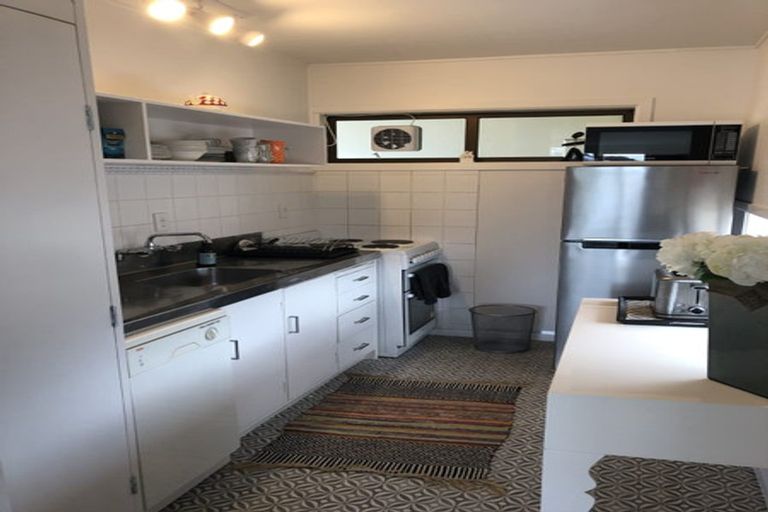 Photo of property in 11/4f Claremont Grove, Mount Victoria, Wellington, 6011