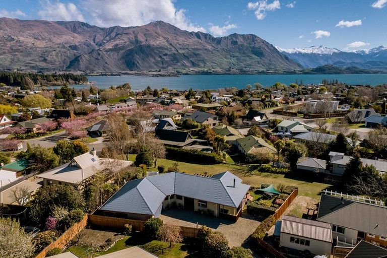 Photo of property in 101 Hunter Crescent, Wanaka, 9305