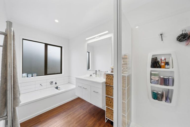 Photo of property in 16 Buddle Road, Wallaceville, Upper Hutt, 5018