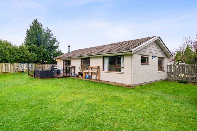 Photo of property in 16 Torlesse Crescent, Darfield, 7510