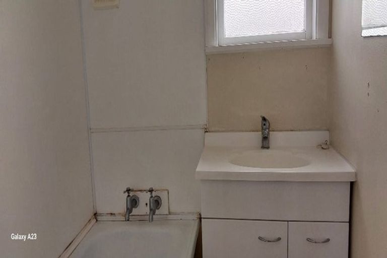 Photo of property in 22 Pearce Crescent, Taita, Lower Hutt, 5011