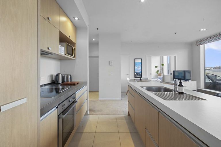 Photo of property in 22 Liardet Apartments, 203/22 Liardet Street, New Plymouth, 4310