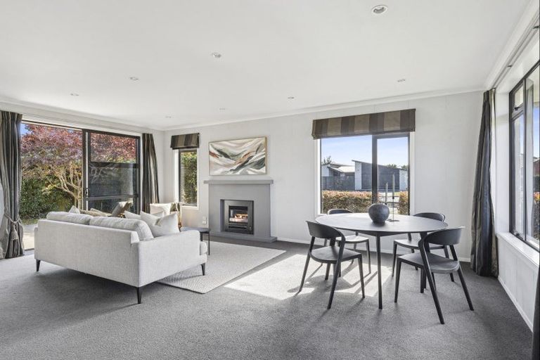 Photo of property in 2 Kowhai Drive, Cambridge, 3434