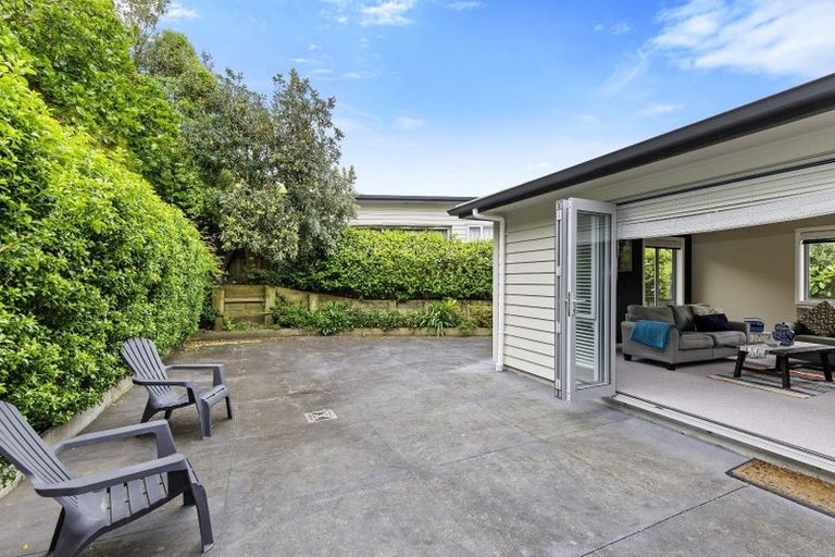 Photo of property in 9 Yarnbrook Grove, Churton Park, Wellington, 6037